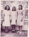 BONITO  TRIO  - Tres hermanas: Rafaela, Pura y Herme . Foto: P.Martín